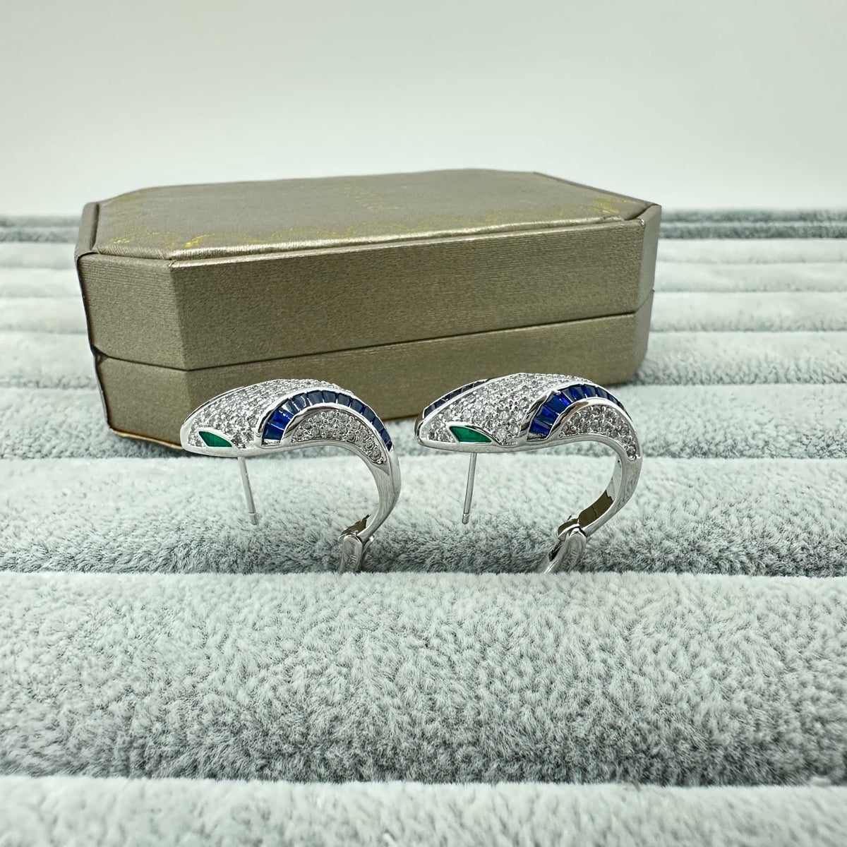 [Renovia Jewelry]FULL STONE TWO-TONE SNAKE EARRING STUDS