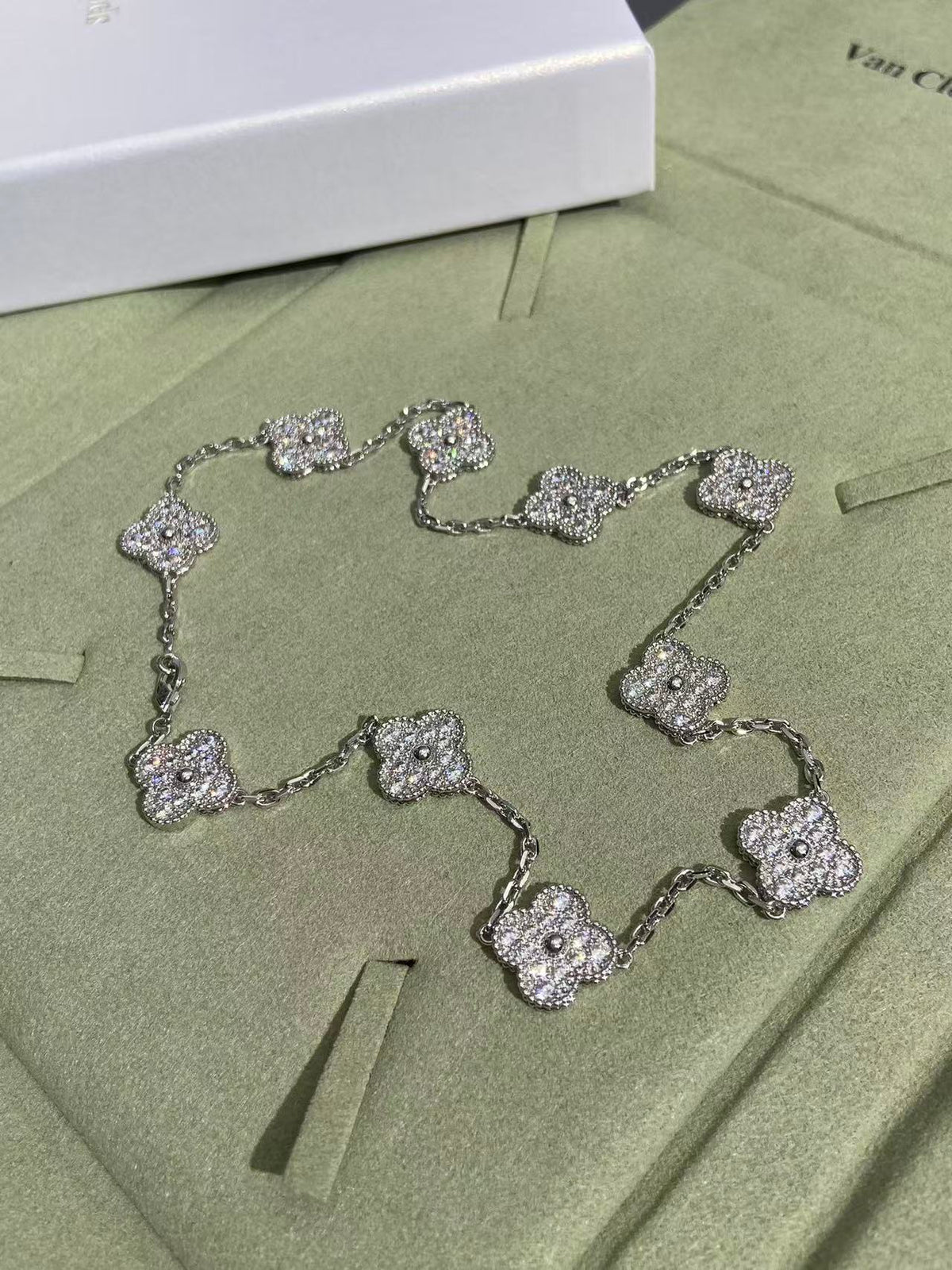 [Renovia Jewelry]CLOVER 10 MOTIFS  FULL DIAMOND NECKLACE